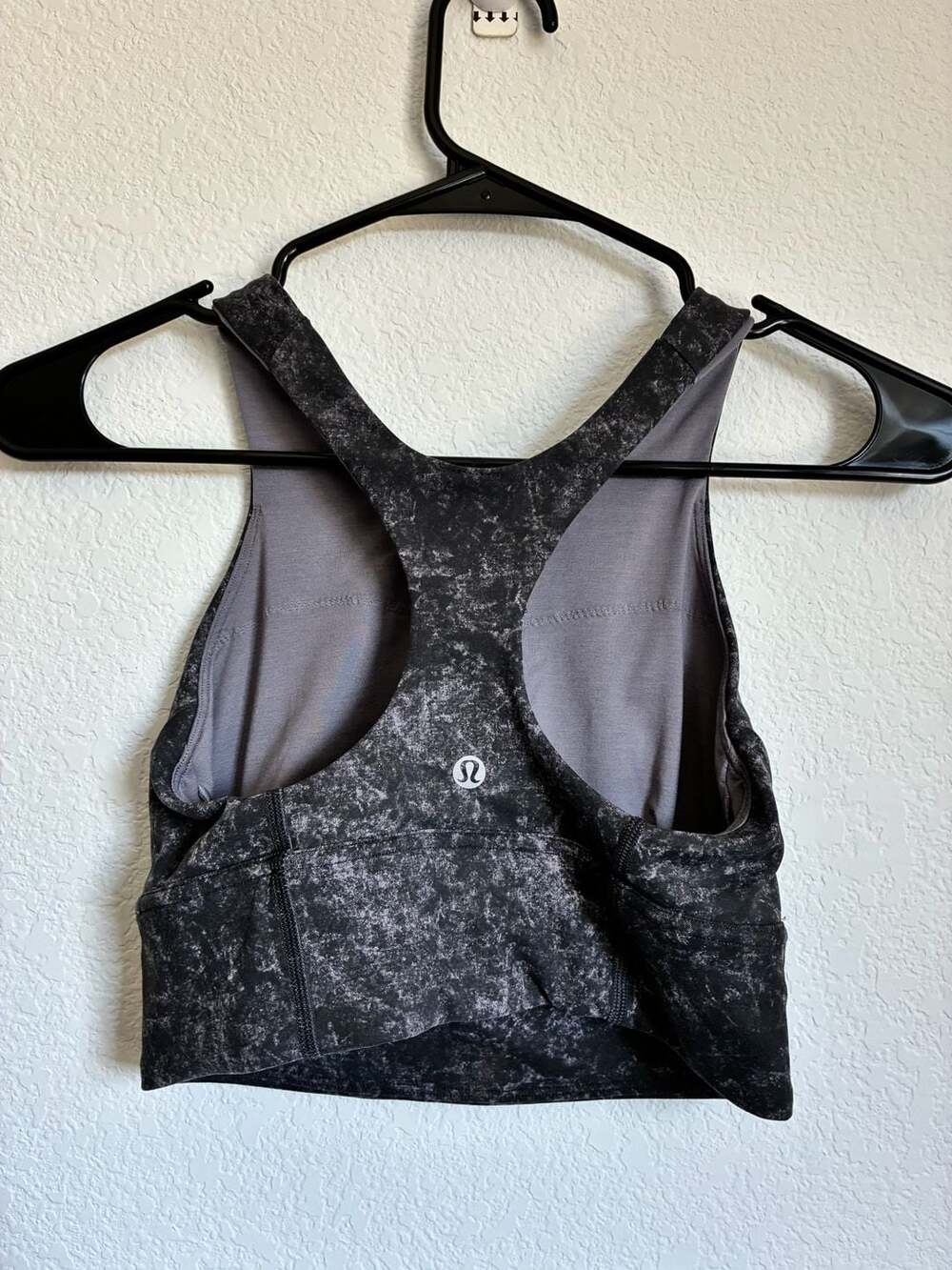 Lululemon Invigorate Training Crop Tank Top, Black/Grey Distressed Print size 4